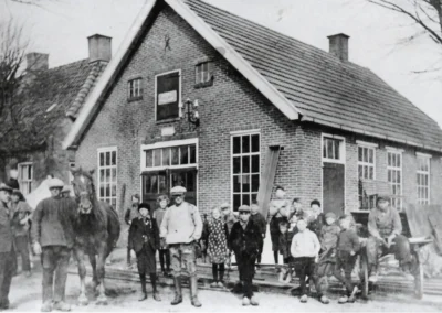 De smederij van Jan Kroeze, later Roelof Zomers.